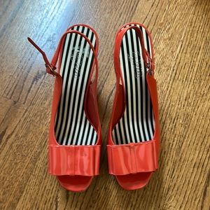 Oh Deer! Leather “Valley” pinstripes. Adorable. Worn once. Size 10